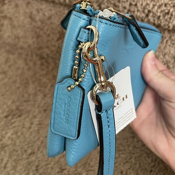 Coach Pebbled Leather Double Zip clutch NWT - Picture 2 of 4